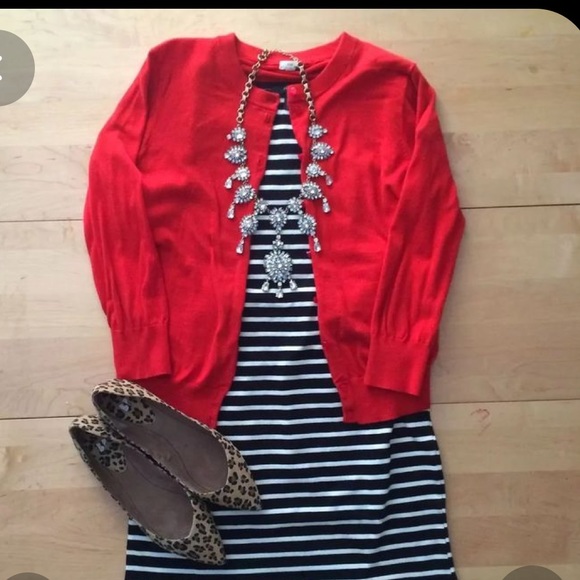 Red cardigan - Picture 1 of 4